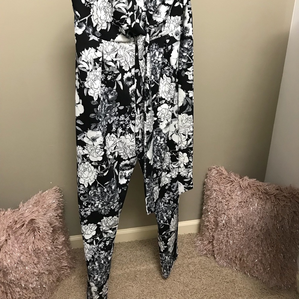 Romper - Picture 2 of 5